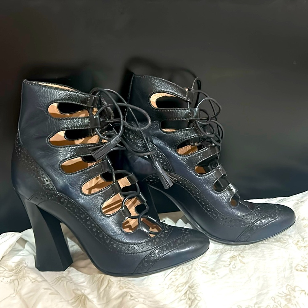 Tory Burch Leather Lace Up Boots/Heels